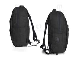 Mochila para notebook em couro preto moderna e elegante. Ideal para viagens de negócios ou mesmo para o dia a dia. Feita para