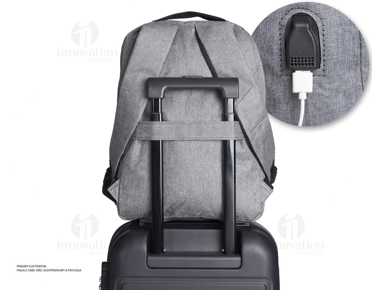 Mochila para notebook em couro preto, perfeita para viagens de negócios e passeios. Elegante e moderna, com compartimentos espaçosos e alça confortável. Ideal para guardar seus pertences com segurança e estilo. Acompanhe-nos para mais acessórios de viagem.