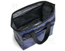 Bolsa térmica de 7 litros para manter seus alimentos frescos por mais tempo. Ideal para viagens, trabalho ou passeios. Design