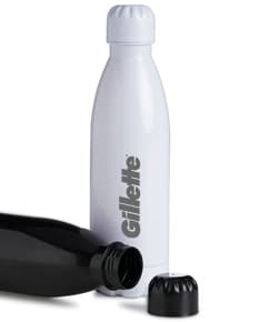 Garrafa plástica de 700ml - Ideal para armazenar sua bebida favorita com praticidade e segurança. Feita em plástico resistente, esta garrafa é perfeita para uso em restaurantes, bares e celebrações. Adquira já a sua!