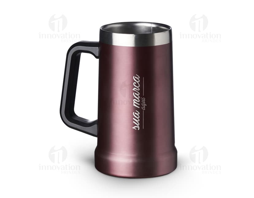 Caneca Térmica 700ml - Mantenha sua bebida favorita quente por mais tempo com nossa caneca térmica de 700ml. Perfeita para café, chá ou qualquer outra bebida. Feita em metal resistente, com design moderno e tampa que mantém a temperatura por horas. Adquira já a sua!