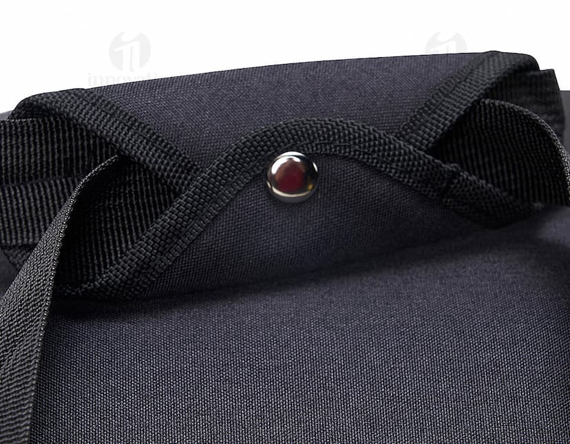 Bolsa térmica 14 litros elegante e moderna para transporte seguro de alimentos. Com alça de couro e fecho em metal, ideal para viagens e passeios. Adquira já a sua e mantenha seus alimentos frescos por mais tempo!