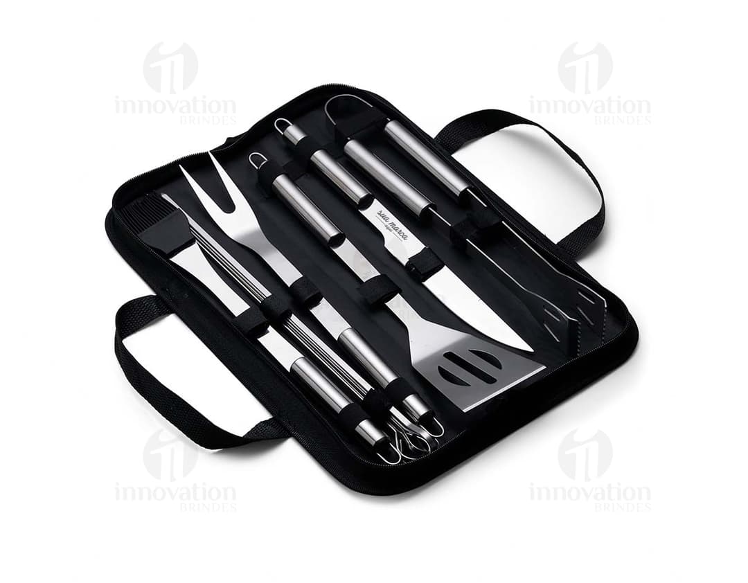 9-Piece BBQ Set - Practical and versatile, this BBQ set is the perfect accessory for barbecue lovers. With a sturdy leather