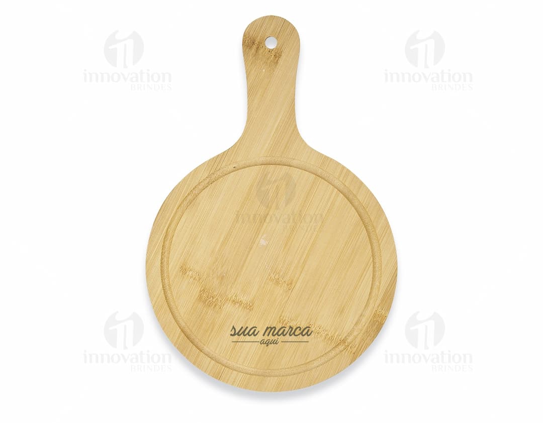 Tábua redonda de madeira orgânica para cozinha - Ideal para cortar alimentos frescos e saudáveis. Com design elegante e prático, a tábua é perfeita para preparar refeições gourmet. Adquira já a sua!