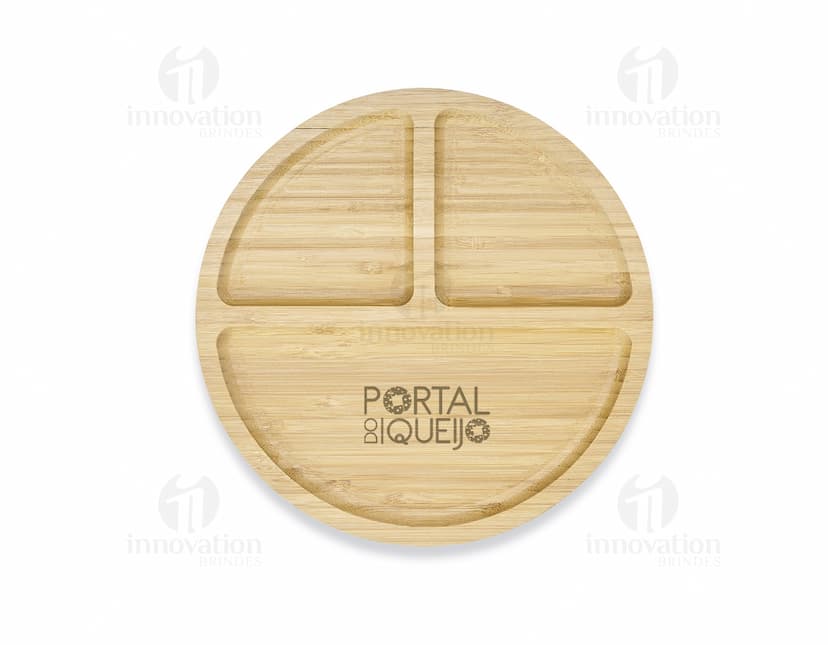 Petisqueira de bambu 25x25, perfeita para servir petiscos de forma elegante e sustentável. Ideal para quem busca praticidade e beleza na hora de receber convidados em casa. Feita com material natural e de alta qualidade, essa petisqueira é a escolha ideal para quem valoriza a sustentabilidade. Compre já a sua!
