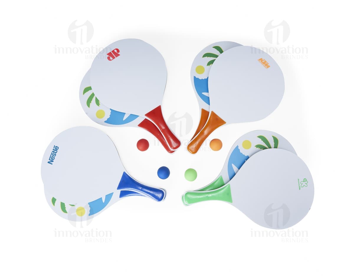 Kit Frescobol MDF - Aproveite o verão com este kit de frescobol feito em MDF de alta qualidade. Ideal para se divertir na praia ou no quintal, este conjunto inclui duas raquetes decoradas com um design moderno e colorido. Comemore o calor com estilo e diversão!