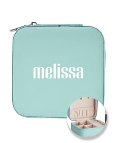 Porta Joias em Couro Sintético amarelo com design moderno e elegante. O porta joias é vazio e possui diversas divisórias para armazenar jóias e acessórios. Ideal para organizar e armazenar peças de forma prática e segura.