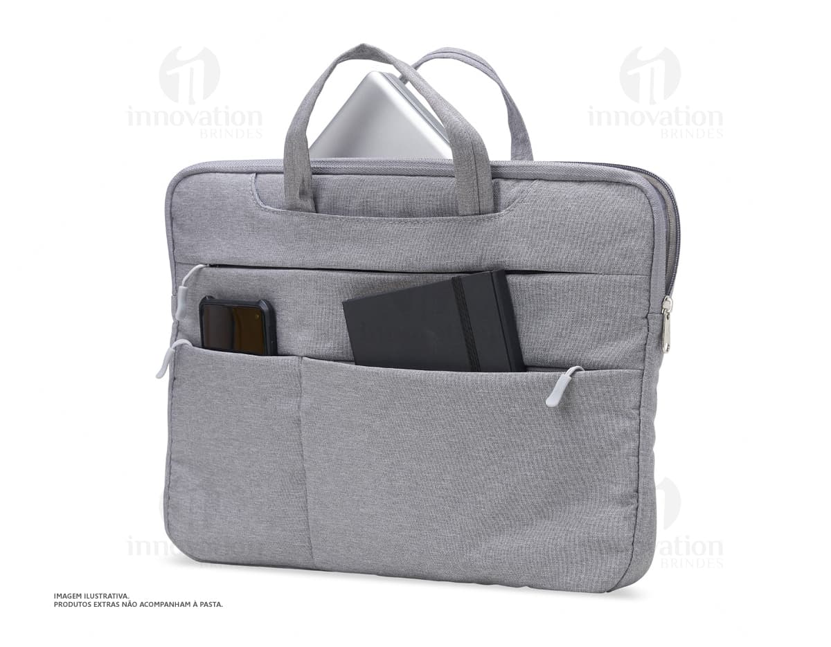 Pasta preta de couro para notebook de 15 polegadas, ideal para uso empresarial e viagens. Design elegante e moderno, com fecho de metal, alça de mão e alças ajustáveis para as costas. Perfeita para transportar seu dispositivo com segurança e estilo.