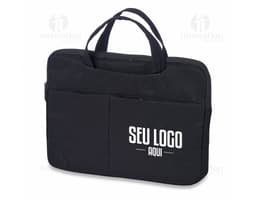 Pasta executiva em couro castanho para tablet e portátil, com fecho de segurança e alça ajustável. Ideal para proteger os