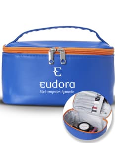 Necessaire impermeável PU compartimentos em amarelo com design clean e handle, ideal para organizar objetos e cosméticos durante viagens, feito com material plástico resistente.