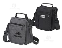 Bolsa de ombro de couro preto com alça, zíper e diversos compartimentos. Ideal para viagens de negócios, viagens a lazer ou