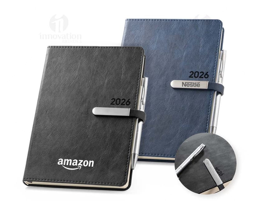 Agenda com fecho magnético para o ano de 2026.