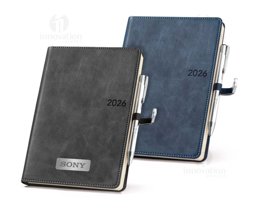 Agenda com fecho magnético para o ano de 2026.