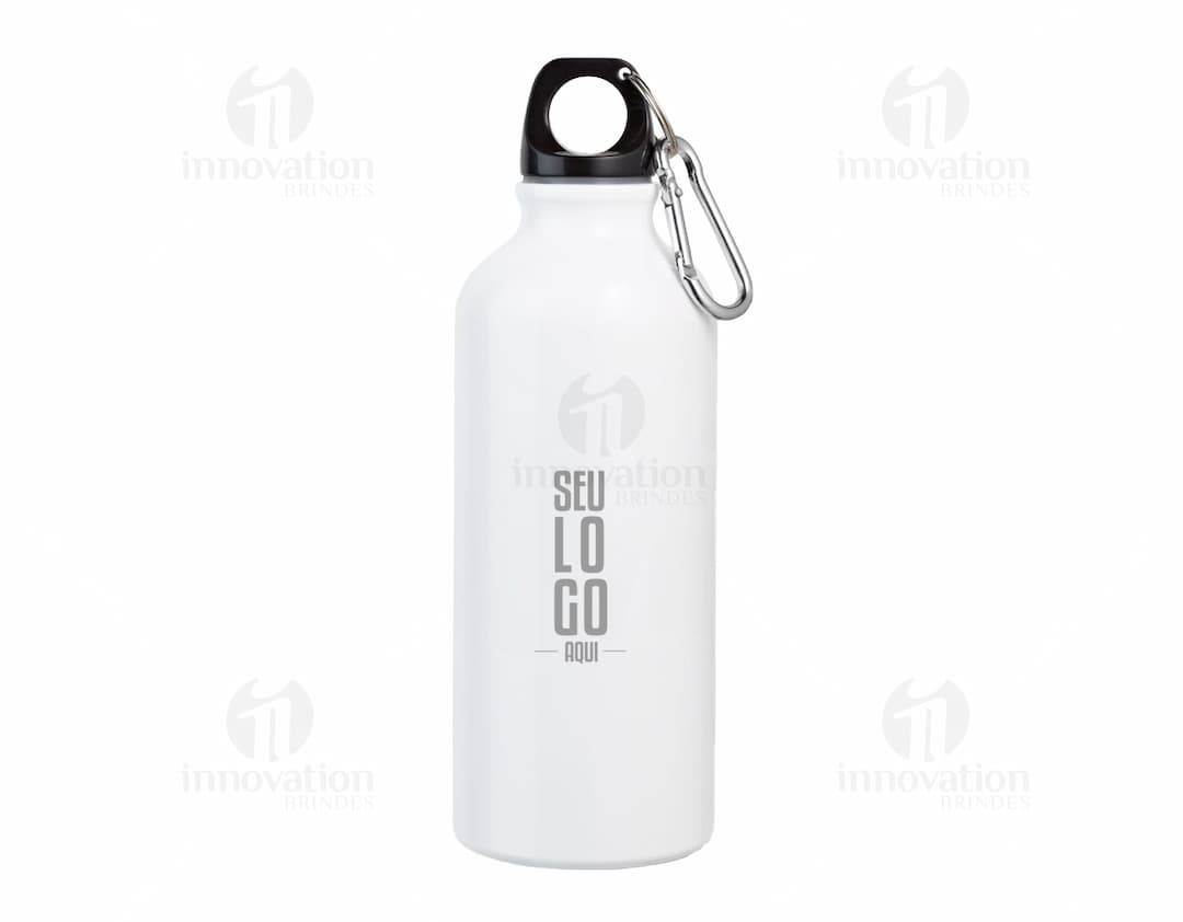 Squeeze alumínio mosquetão 500 ml em fundo branco.