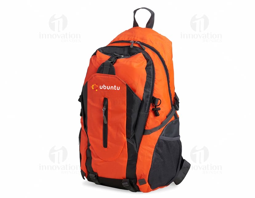 Mochila de Nylon 28L - Ideal para viagens e aventuras! Moderna, elegante e espaçosa, esta mochila oferece estilo e praticidade para todas as suas necessidades. Com design em nylon resistente, alças confortáveis e fecho em zíper, é perfeita para uso diário, escolar ou esportivo. Garanta já a sua!