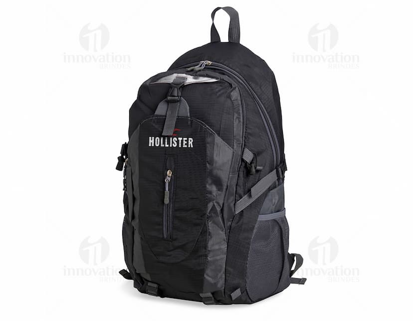 Mochila de Nylon 28L - Ideal para viagens e aventuras. Com design moderno e funcional, essa mochila oferece praticidade e estilo. Feita em nylon resistente, possui amplo espaço de armazenamento e alças confortáveis. Perfeita para quem busca praticidade e elegância em suas jornadas. Adquira já a sua!