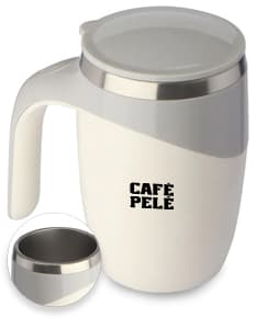 Caneca Mixer em plástico resistente, ideal para preparar suas bebidas favoritas. Com tampa e alça para facilitar o transporte, perfeita para café, leite ou sucos. Adquira já a sua!