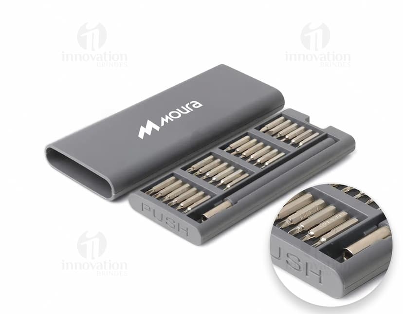 Kit Ferramentas em uma imagem 3D de equipamentos eletrônicos modernos, incluindo laptop, scanner, telefone celular, teclado, mouse, disco rígido, impressora, e outros dispositivos de tecnologia. O kit possui diversas ferramentas de comunicação, armazenamento de dados e trabalho, como cabo, modem, plug, e detector, em tons de preto, prata e metal. Ideal para uso em escritórios, negócios e estudos.