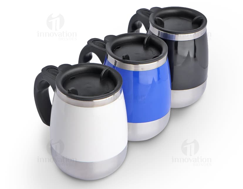 Caneca mixer 400ml - A caneca perfeita para preparar suas bebidas favoritas. Com capacidade de 400ml, ideal para café, chá e outras bebidas quentes. Feita em cerâmica de alta qualidade, com alça para maior praticidade. Adicione um toque de estilo à sua rotina matinal com esta caneca versátil e elegante. O complemento ideal para sua cozinha ou para presentear alguém especial. Aproveite!
