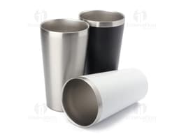Copo térmico em inox com capacidade de 500ml e parede dupla, ideal para manter a temperatura de bebidas quentes ou frias por
