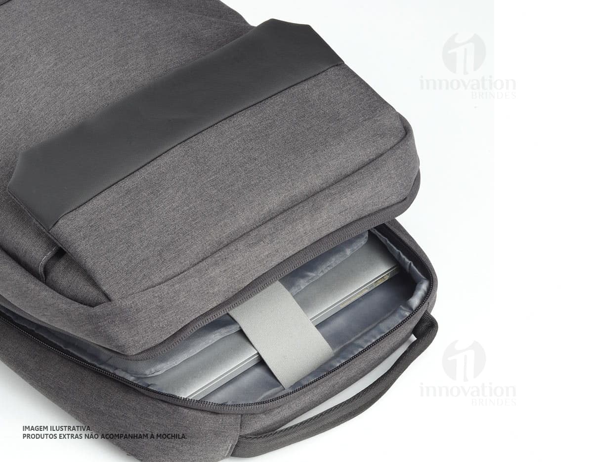 Mochila preta de poliéster para notebook de 15 polegadas, com alças de couro, fecho com zíper, bolsos e espaço para armazenar equipamentos de negócios.