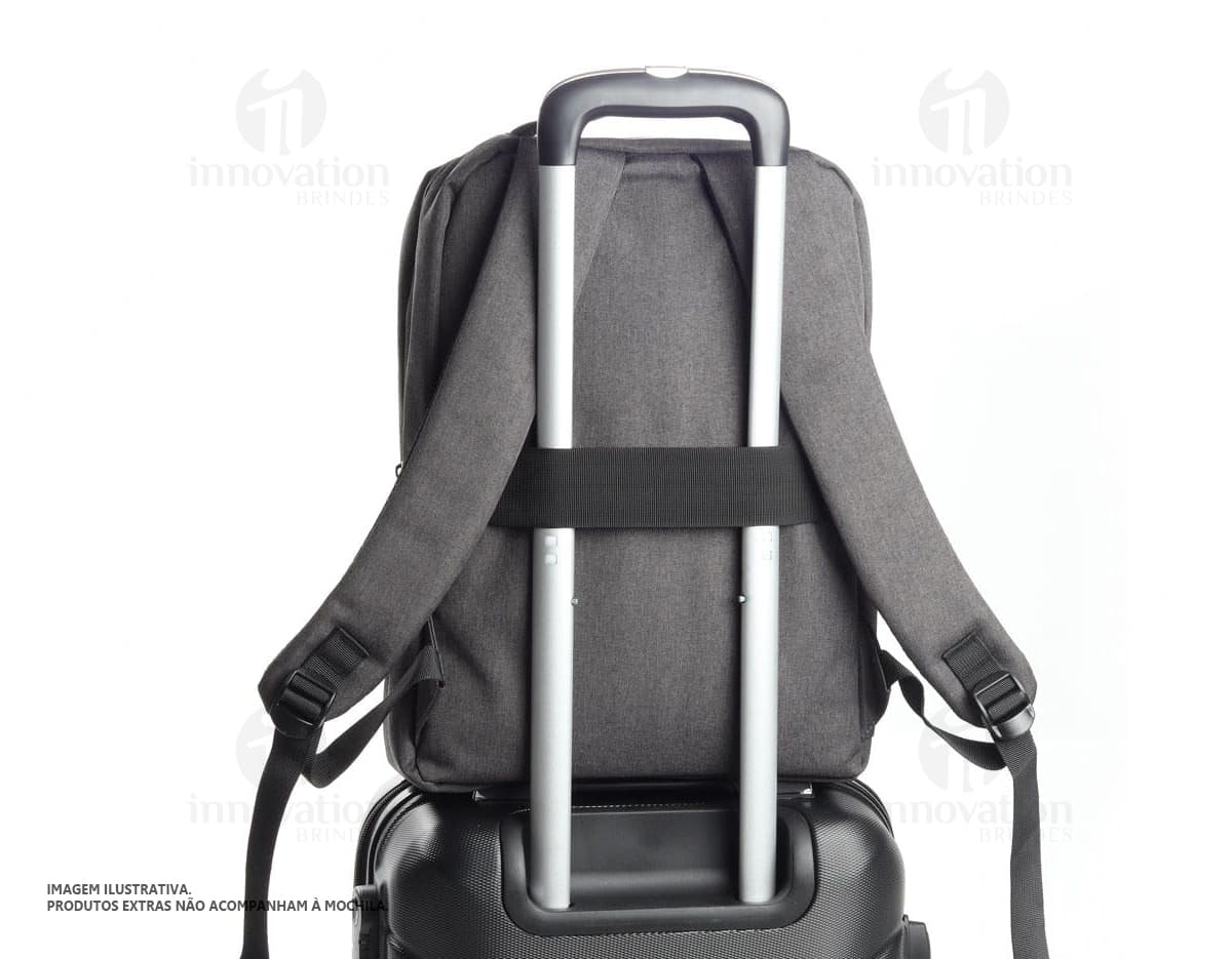 Mochila preta de poliéster para notebook de 15 polegadas, com alças de couro, fecho com zíper, bolsos e espaço para armazenar equipamentos de negócios.