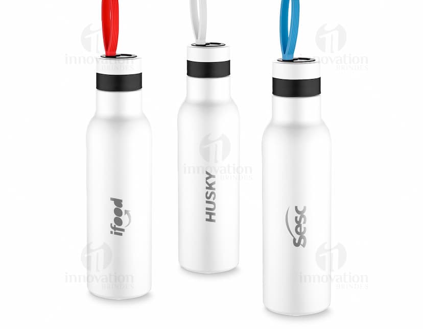 Garrafa térmica de aço inoxidável de 500ml com alça, ideal para armazenar líquidos.