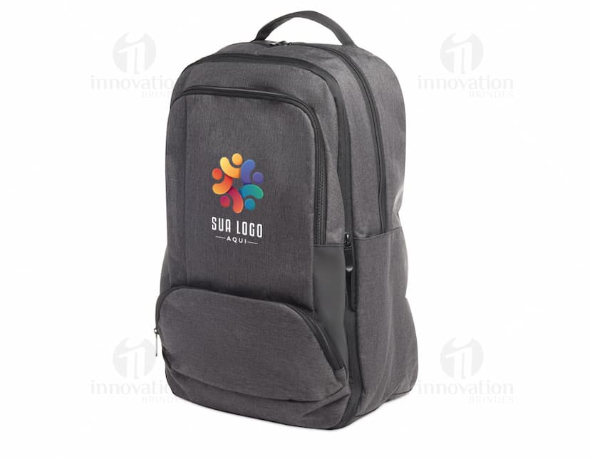 Mochila para notebook em couro preto moderna e elegante. Ideal para viagens a negócios ou lazer, com design prático e estilo único. Compartimento seguro e espaçoso, alças reforçadas e fecho em zíper. Perfeita para quem busca sofisticação e funcionalidade. Adquira já a sua!