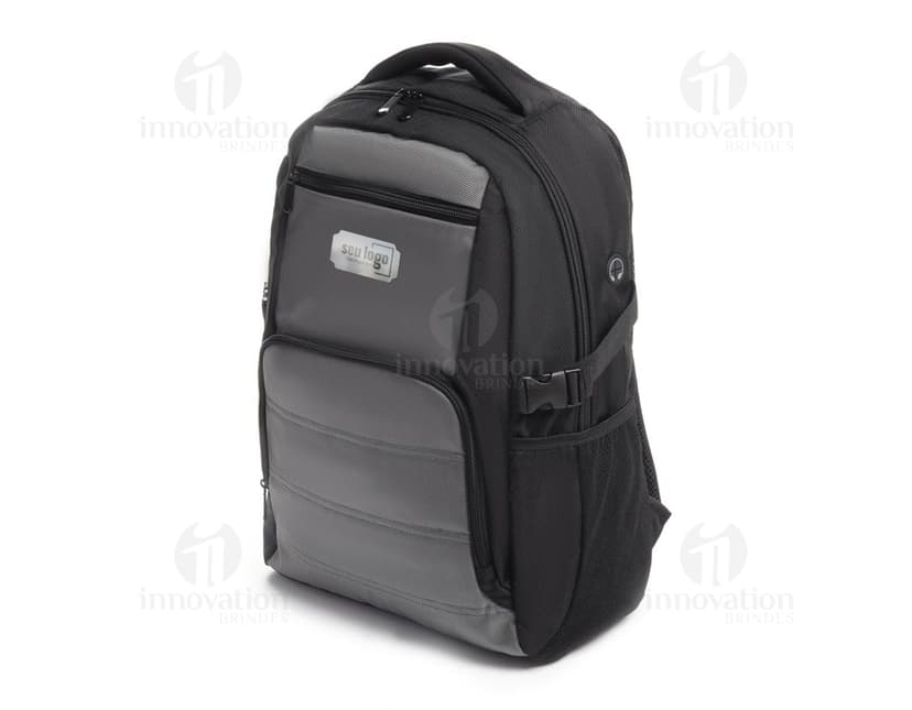 Mochila para Notebook em Couro Preto - Moderna e Profissional. Ideal para viagens de negócios e trabalho. Compartimento espaçoso e design elegante. Transporte seu equipamento com estilo e segurança. Sucesso garantido!