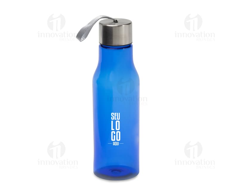 Garrafa plástica transparente de 600ml com tampa de rosca. A garrafa contém água potável e está limpa e fresca. Ideal para garantir hidratação e saúde, sendo um objeto de cuidado pessoal. A imagem reflete a necessidade de se manter uma vida saudável e hidratada.