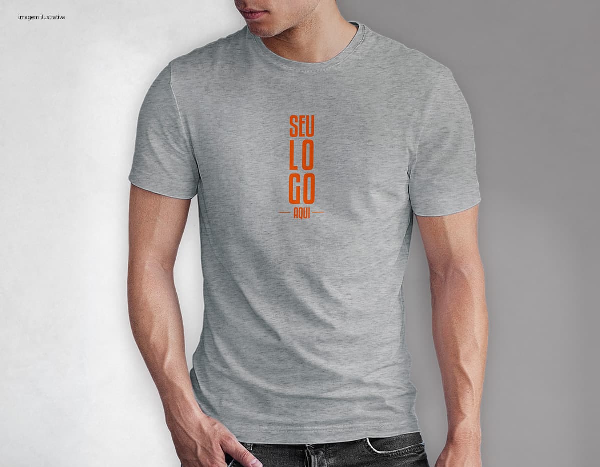 Camiseta tradicional meia malha para homens modernos e estilosos. Confeccionada com tecido de alta qualidade, esta peça proporciona um visual casual e descolado para o seu dia a dia. Garanta já a sua!