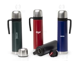 750ml thermal water bottle to keep your favorite beverages at the ideal temperature. Perfect for the gym, work, or travel.