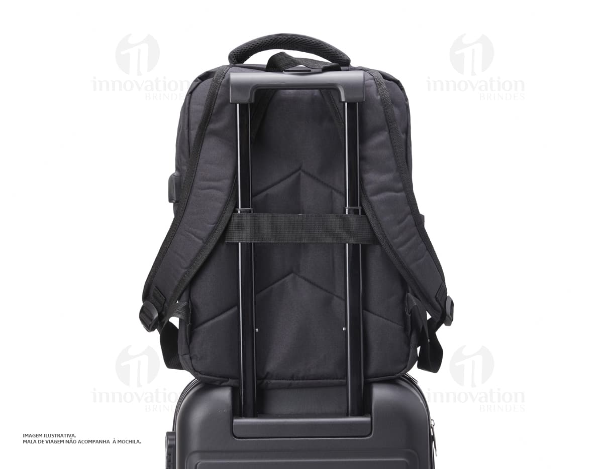 Mochila de Nylon USB 20 Litros - Prática e versátil para suas viagens. Com estilo moderno e elegante, possui amplo espaço de armazenamento e entrada USB. Ideal para quem busca funcionalidade e praticidade. Compre já a sua!