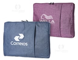 Pasta para notebook 15,6 em couro marrom, ideal para guardar e transportar com segurança seu computador e acessórios.