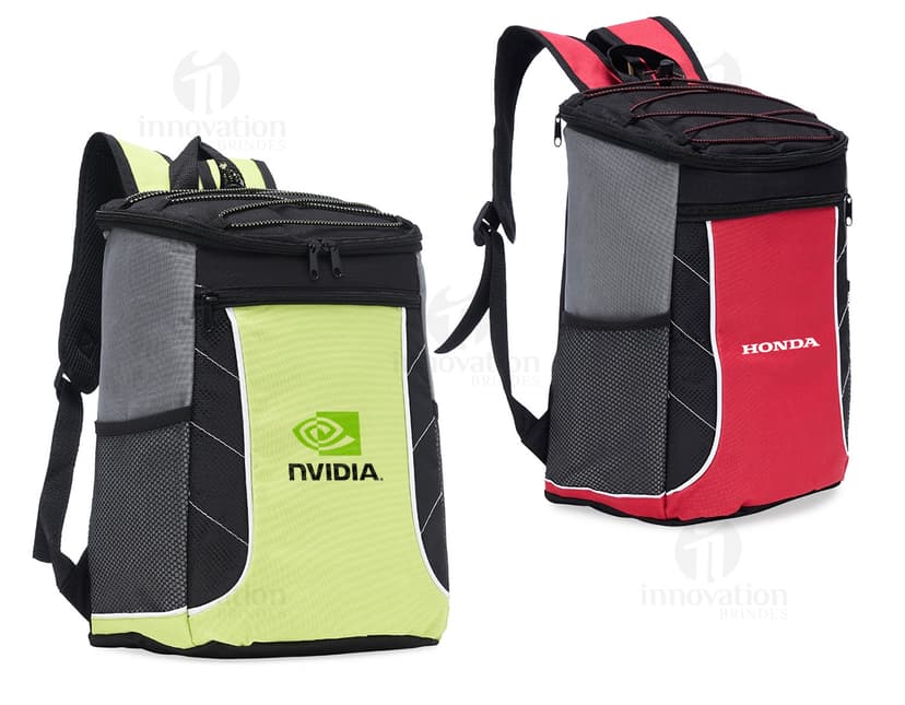 Mochila térmica de 18 litros em couro preto e metal prateado, com alça de transporte, fecho de fita e design moderno e elegante. Ideal para viagens, negócios e celebrações, esta bolsa térmica é o presente perfeito para um aniversário ou ocasião especial.