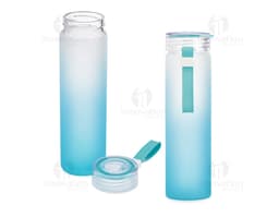 Garrafa de Vidro 470ml transparente com tampa de metal prateada, em fundo branco.