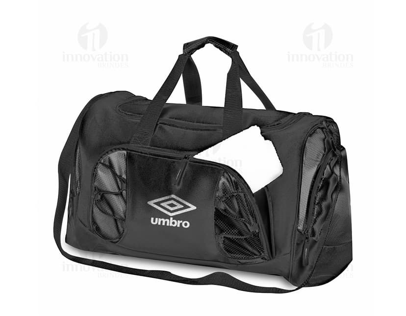 Mala esportiva de poliéster preta e rosa, moderna e elegante, com alça de mão e alça para o ombro, possui zipper, bolso frontal, ideal para viagens e prática esportiva.