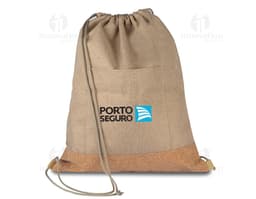 Saco mochila de papel em estilo vintage e antigo, com textura de papel envelhecido e desgastado. O saco está vazio e de cor