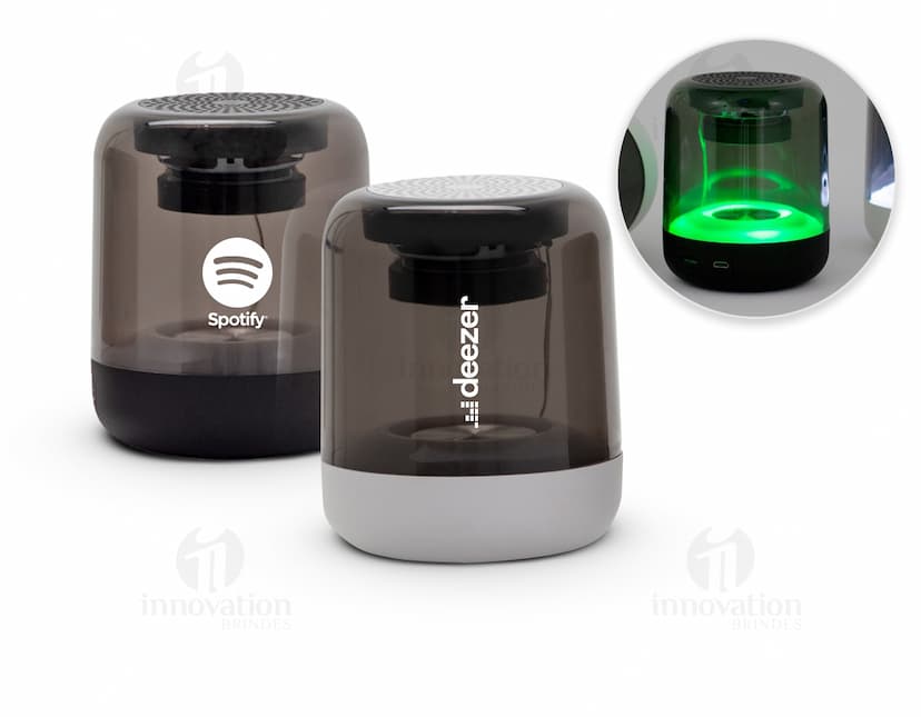 Caixa de som multimídia com LED - Acessório moderno para escritório e home office. Equipamento eletrônico de alta tecnologia, perfeito para criar um ambiente de trabalho ou estudo mais produtivo. Aproveite a conexão sem fio e a iluminação em LED para tornar seu espaço mais elegante e funcional. Adquira já o seu!