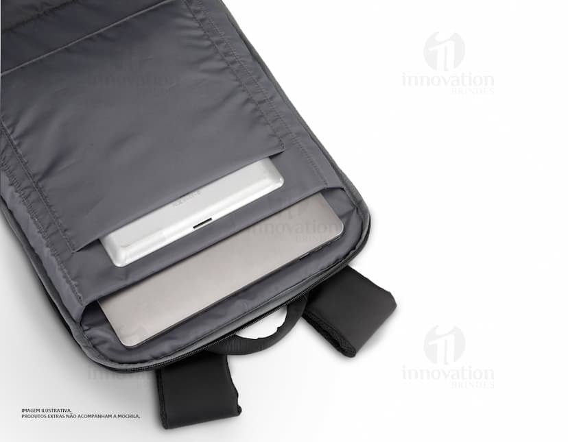Imagem de uma mochila premium para viagens, com diversos compartimentos e design elegante. Ideal para armazenar dispositivos eletrônicos, como laptop, tablet e smartphone, de forma segura e organizada durante viagens de negócios ou lazer.