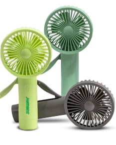 Imagem de um mini ventilador manual decorado com elementos coloridos e modernos. Ideal para presentear no verão e refrescar com estilo. Perfeito para ambiente de trabalho ou lazer. Adquira já o seu! Refresque-se com estilo e praticidade. Ideal para presentear no verão, ambiente de trabalho ou lazer. Garanta o seu mini ventilador manual decorado com elementos modernos e coloridos.