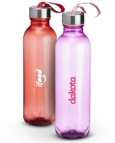 Garrafa plástica de 650ml perfeita para mantê-lo hidratado o dia todo! Ideal para levar para o trabalho, academia ou passeios ao ar livre. Resistente e prática, é o acessório perfeito para suas atividades diárias. Garanta a sua agora! #garrafa #brinde #650ml