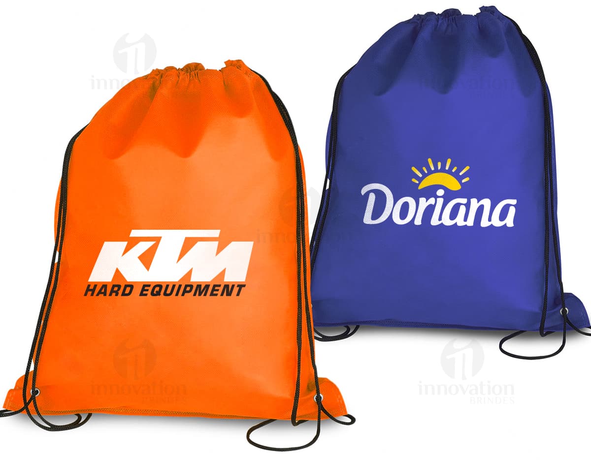 Bolsa TNT gramatura 80g em amarelo, vazio e com alça.
