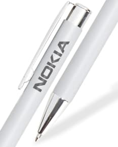 Caneta metal prateada de alta qualidade para escrita precisa e elegante. Perfeita para uso no escritório, na escola ou em casa. Ideal para assinaturas, desenhos e anotações. Adquira já a sua!
