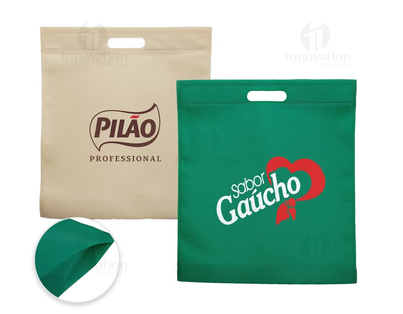 Sacola TNT com base expansível em 3D, vazia e colorida, ideal para ser utilizada em negócios, escritórios ou como embalagem de presentes.