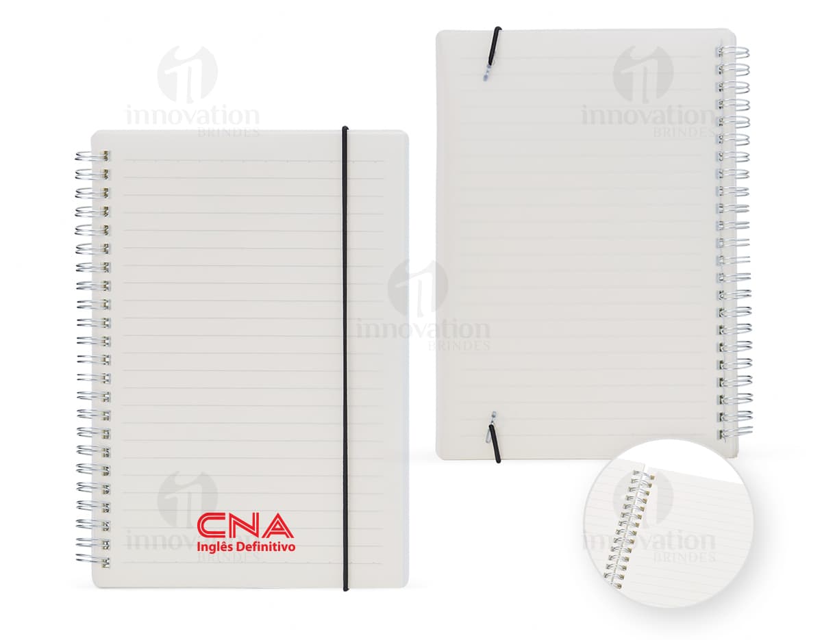 Caderno A5 Plástico 21x15 - O seu aliado perfeito para organizar e planejar o dia a dia no escritório. Com design clean e espaço de sobra para escrever, este caderno é ideal para manter suas notas e lembretes sempre à mão. Compre agora e incremente a sua rotina de trabalho!