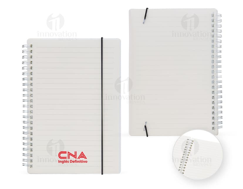 Caderno A5 Plástico 21x15 - O seu aliado perfeito para organizar e planejar o dia a dia no escritório. Com design clean e espaço de sobra para escrever, este caderno é ideal para manter suas notas e lembretes sempre à mão. Compre agora e incremente a sua rotina de trabalho!