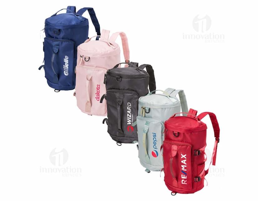 Bolsa esportiva de 25 litros impermeável em couro preto, estilo moderno e elegante, com alça de mão e alça de ombro, fecho em zíper, ideal para viagens, compras e uso pessoal.