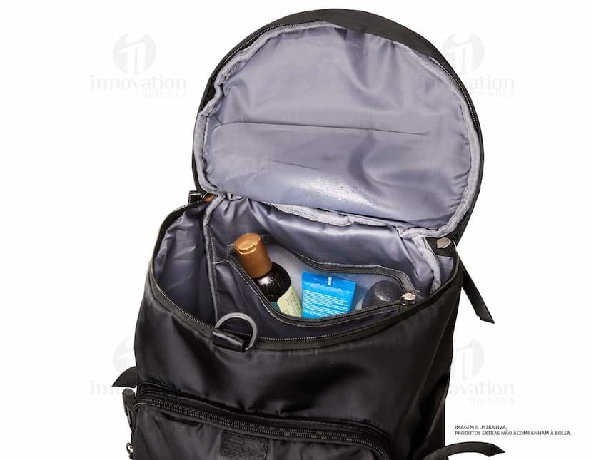 Bolsa esportiva de 25 litros impermeável em couro preto, estilo moderno e elegante, com alça de mão e alça de ombro, fecho em zíper, ideal para viagens, compras e uso pessoal.