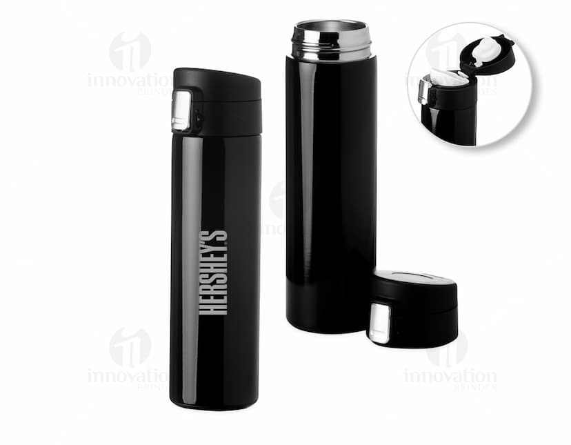 Garrafa de aço inoxidável de 400ml, container de metal prateado, equipamento de higiene, objeto de cuidado pessoal, produto de cosméticos, moderno e de alta tecnologia, com acabamento reflexivo, líquido preto, para aroma ou perfume, em close-up.